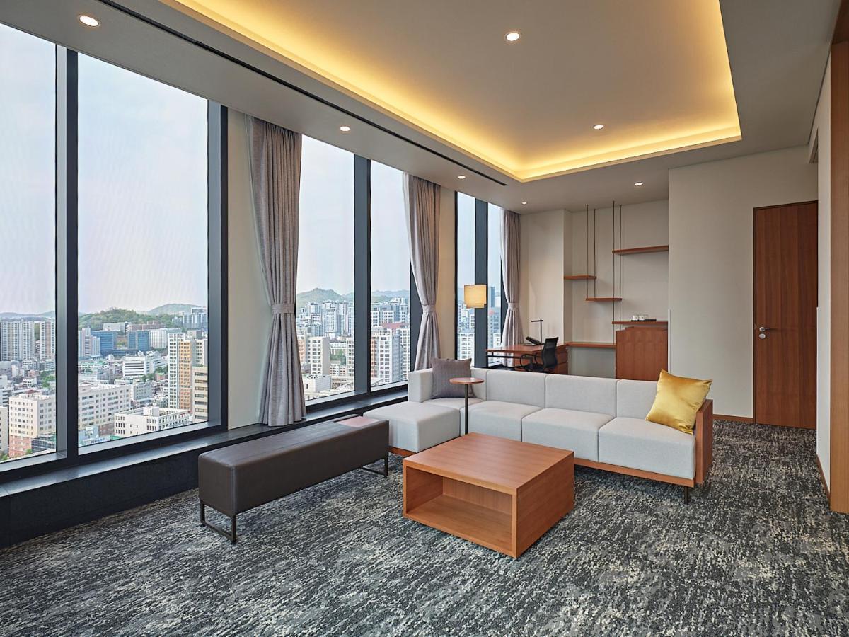 Roynet Hotel Seoul Mapo Bagian luar foto